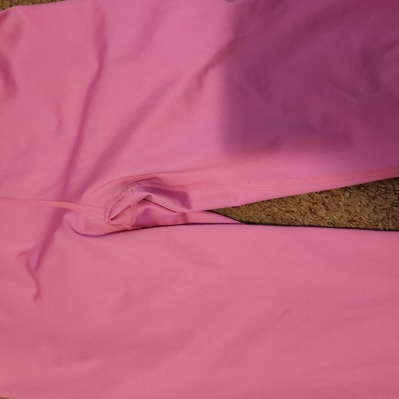 EUC Fabletics High Waisted Ultracool Cropped Leggings - Picture 3 of 11